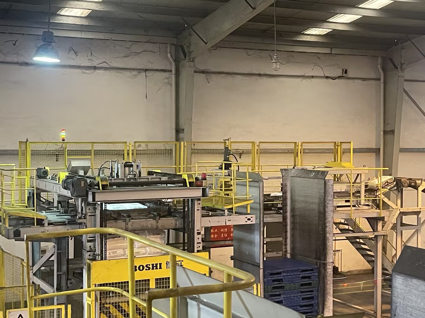 中韩石化码垛机.jpg 中韩石化码垛机.jpg